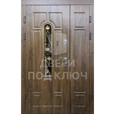 Полуторная парадная элитная металлическая дверь с окном и элементами ковки ДПК-11240